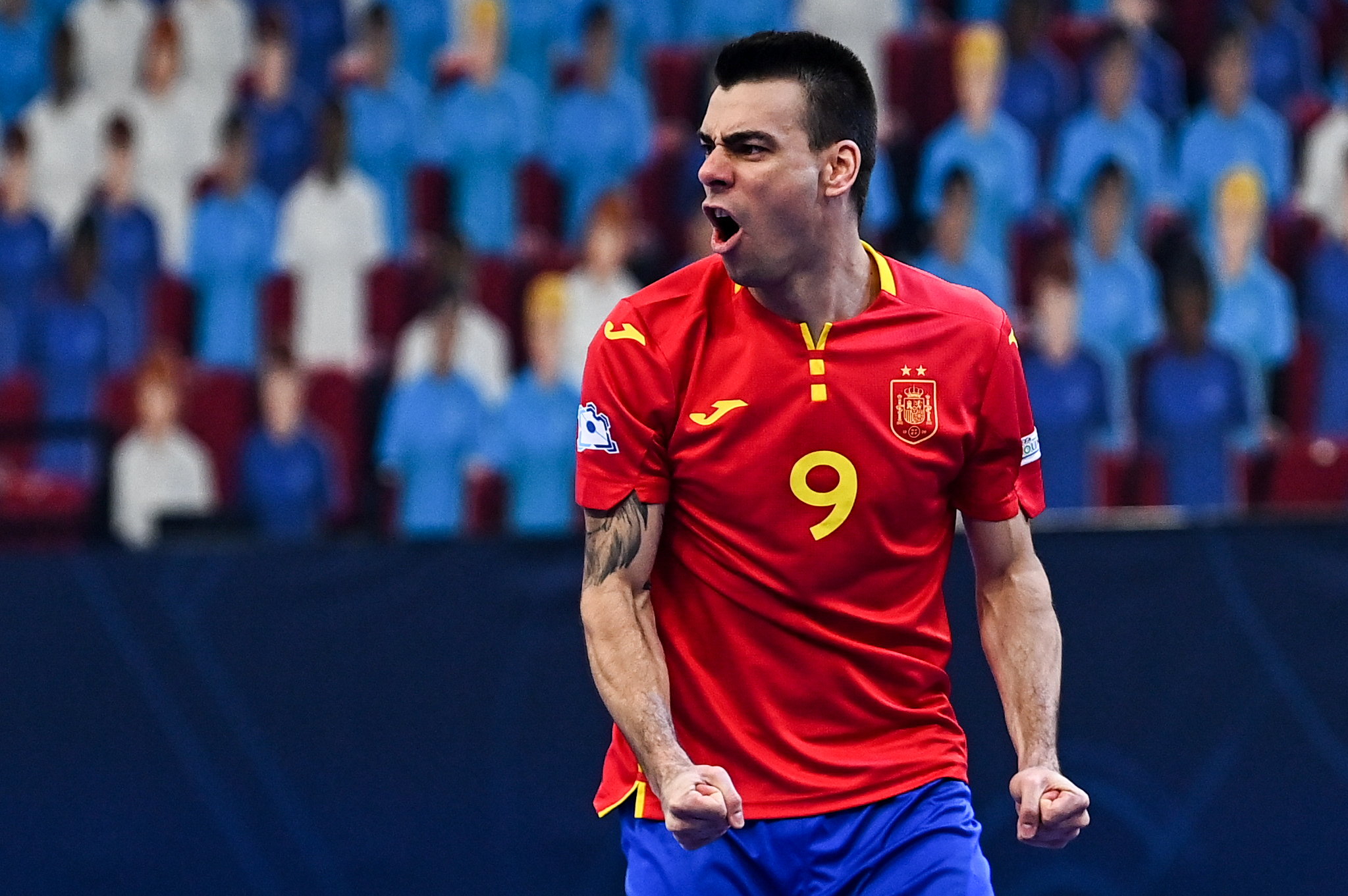 Sergio Lozano celebra el tercer gol de Espaa