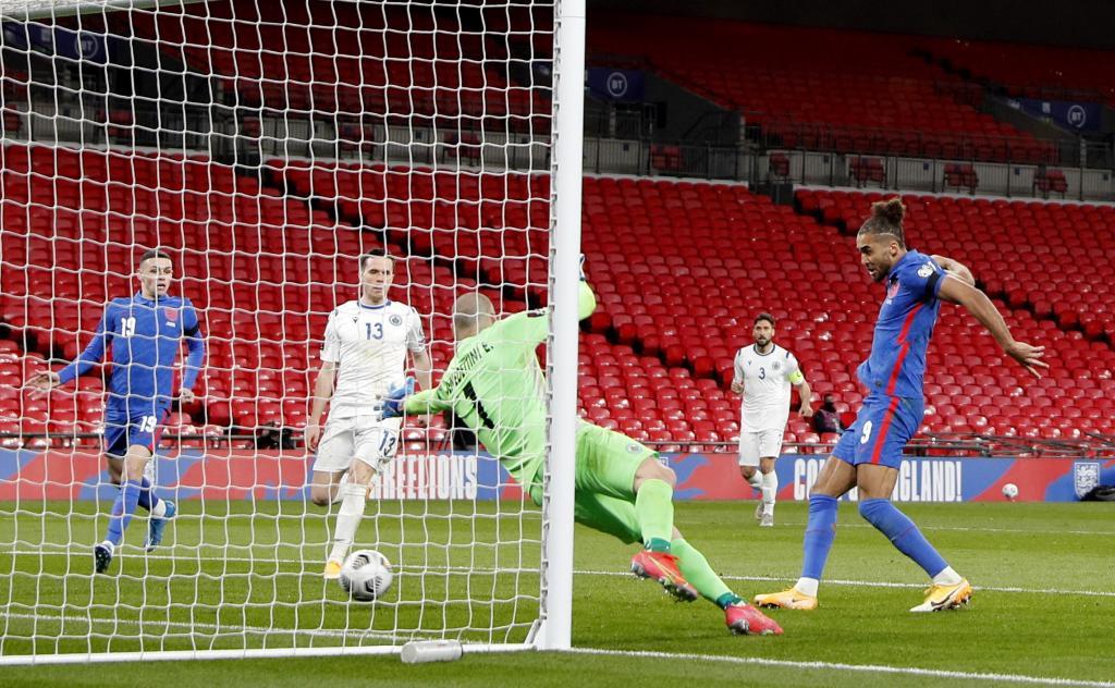 Calvert-Lewin marca un gol con Inglaterra ante San Marino