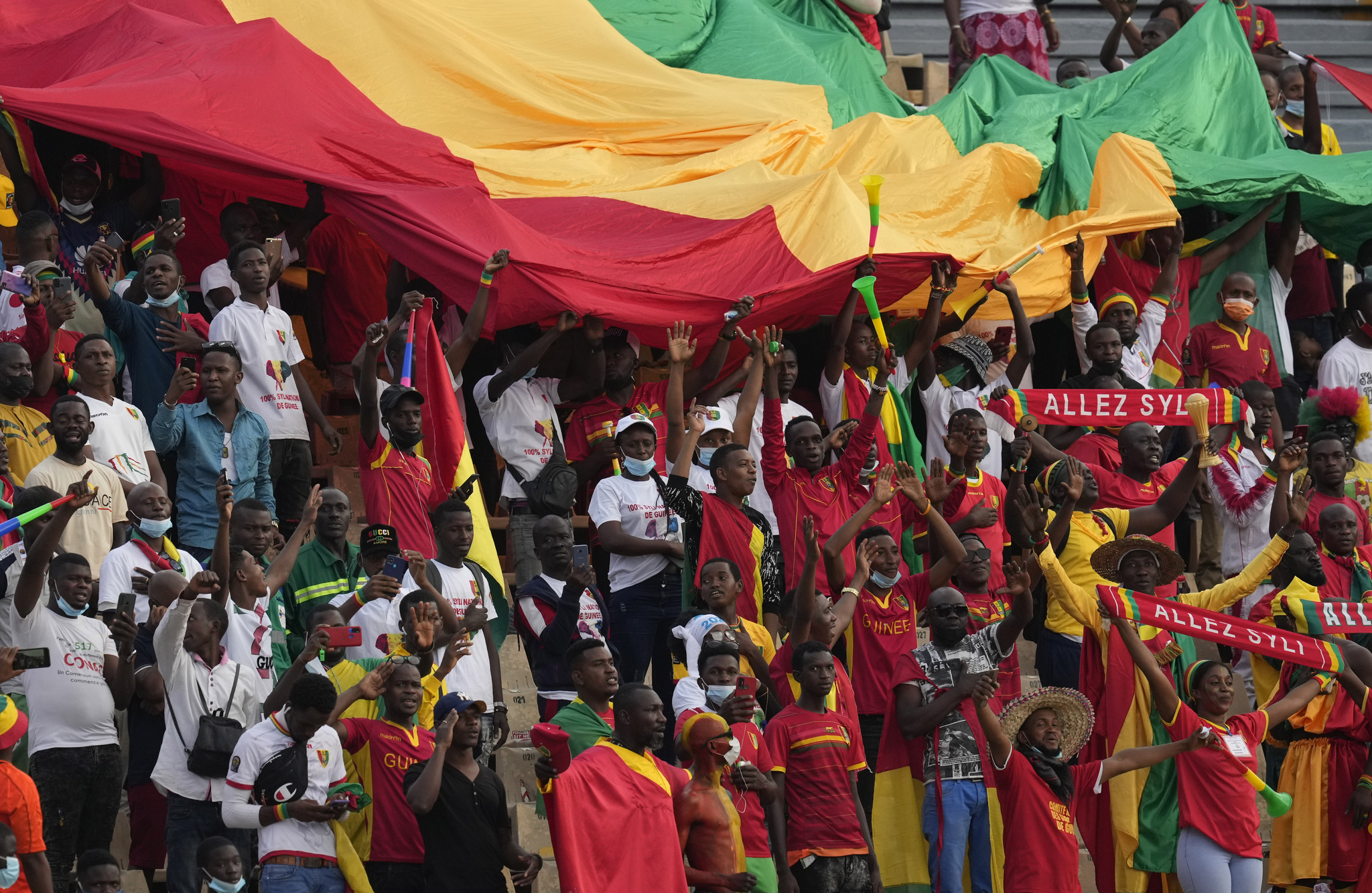 Aficionados durante un partido de la Copa África 2021