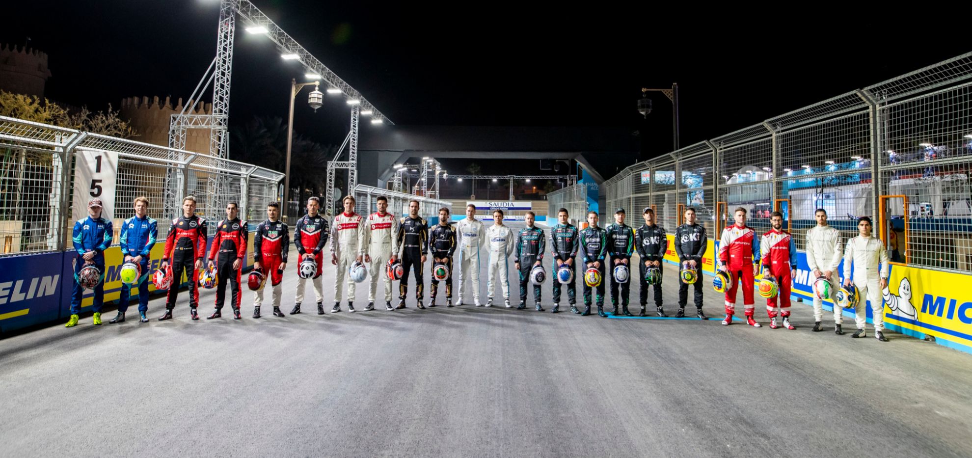 formula e 2022 - temporada 8 - diriyah e-prix - arabia saudi - pilotos - monoplazas electricos