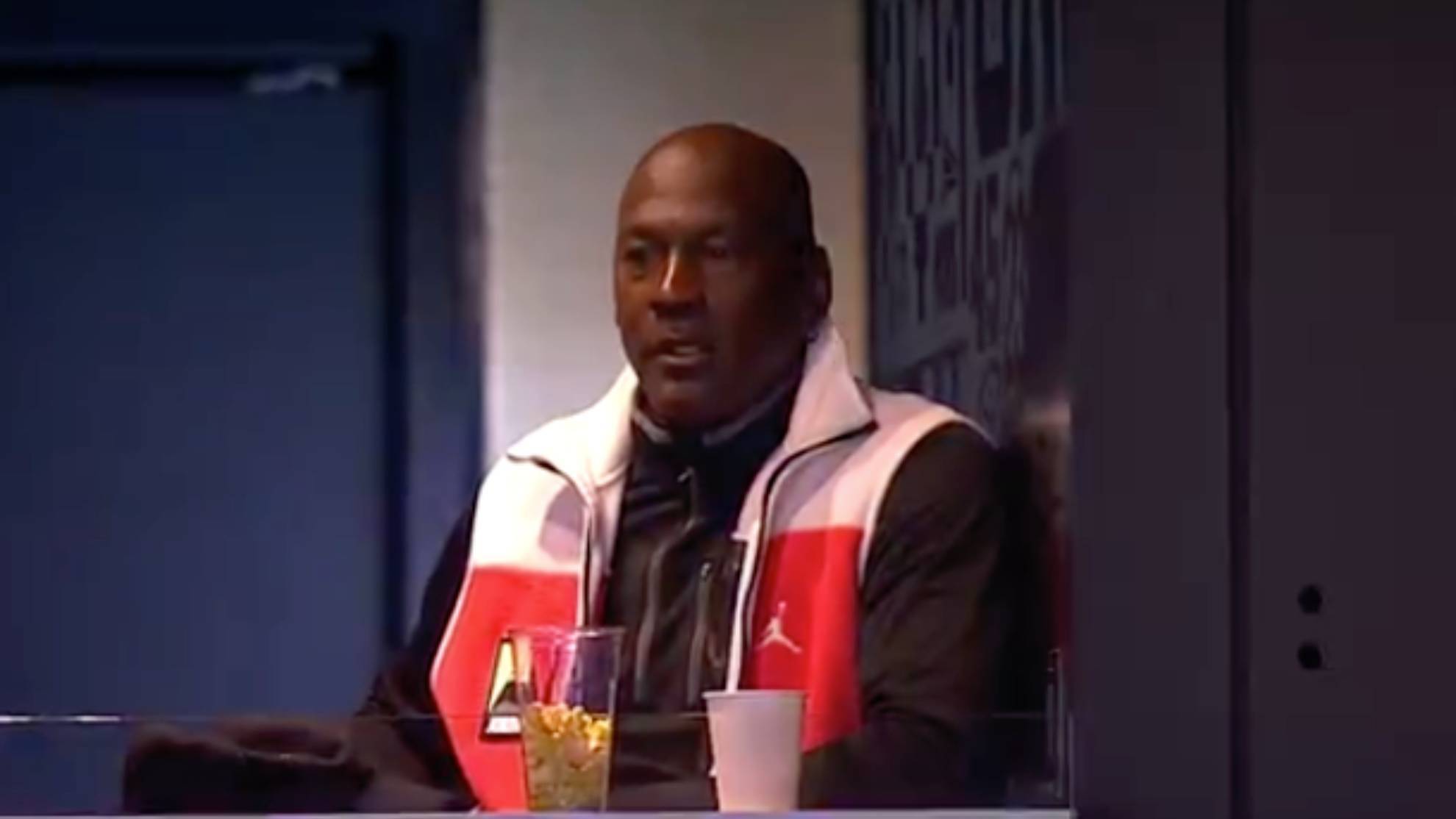 Michael Jordan durante el partido ante los Lakers