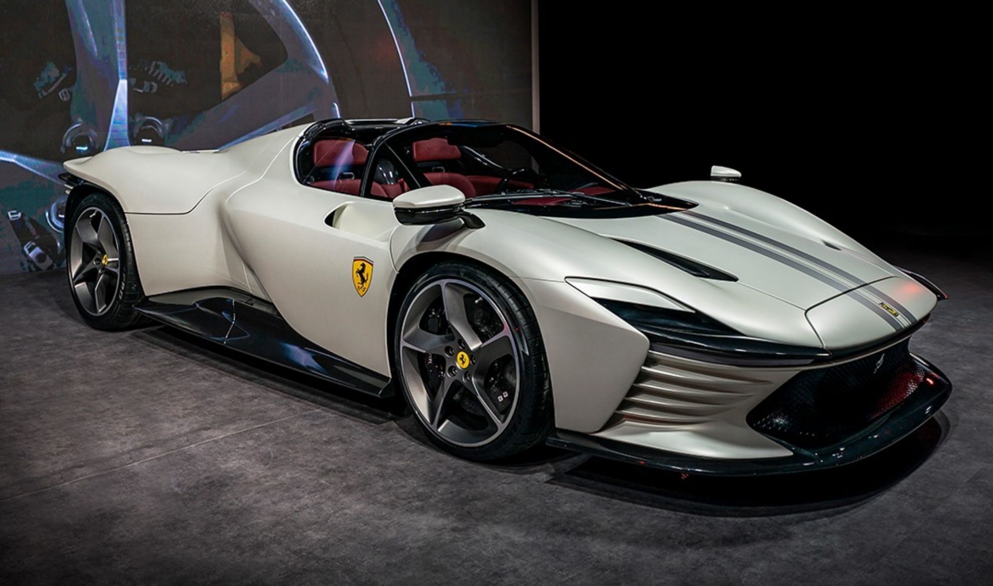 paga extra - bonus - 12.000 euros - Ferrari Purosangue - SUV - Ferrari Daytona SP3 - 2022 - 2023 - record de ventas