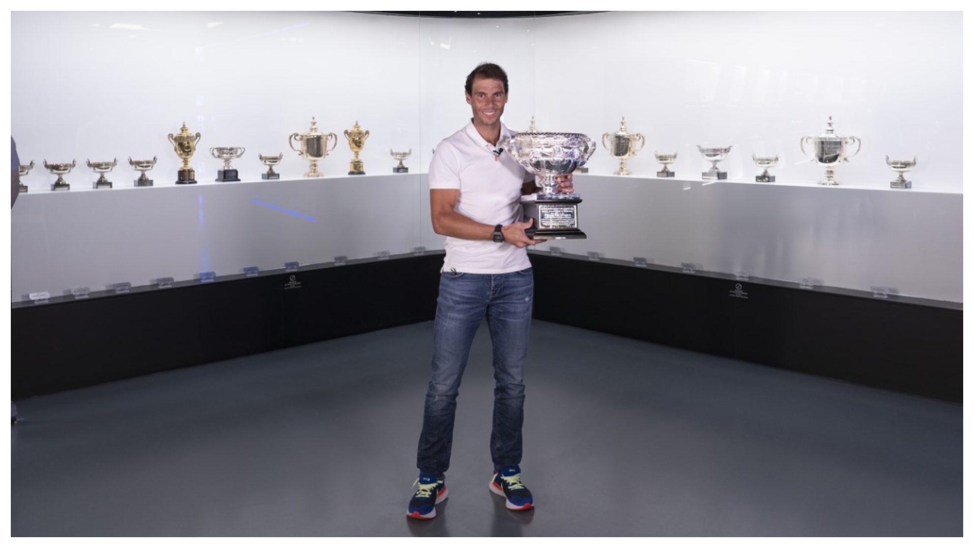 Así lucen los 21 Grand Slams de Rafa Nadal tras colocar la copa del Open de Australia en su museo