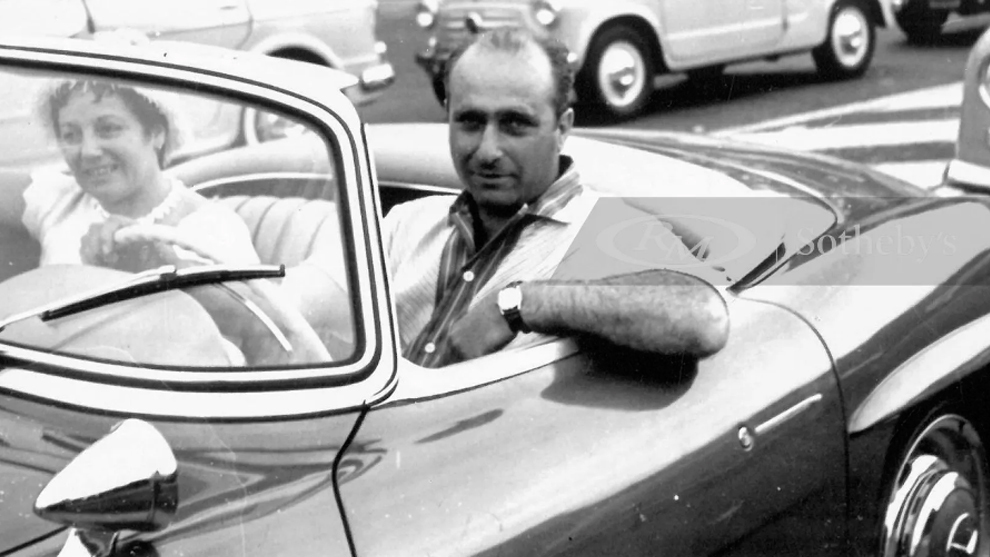 Fangio, en el 300 SL con su novia, Andrea Berruet.