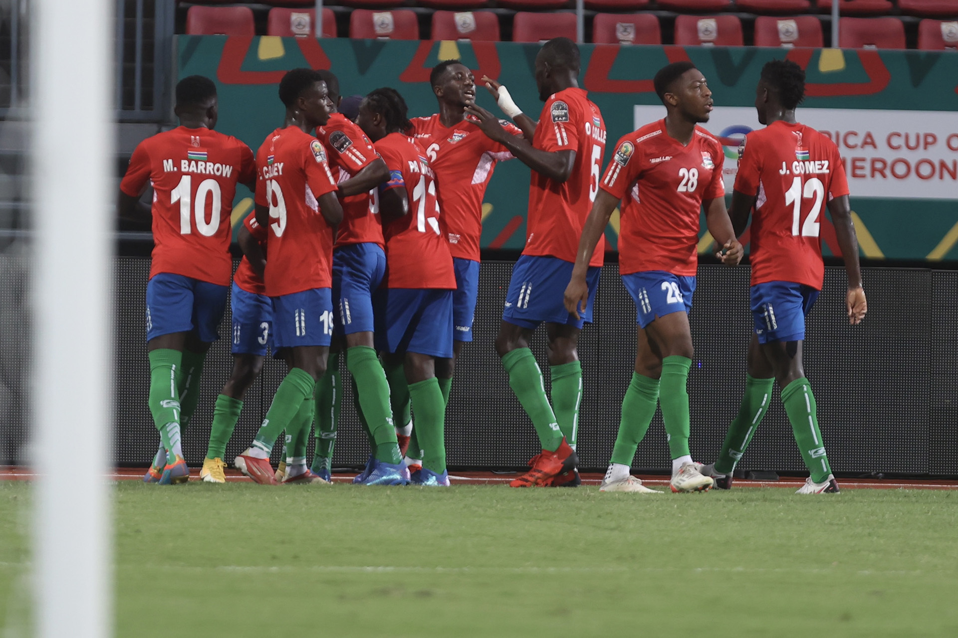 Gambia celebra un gol en la CAN