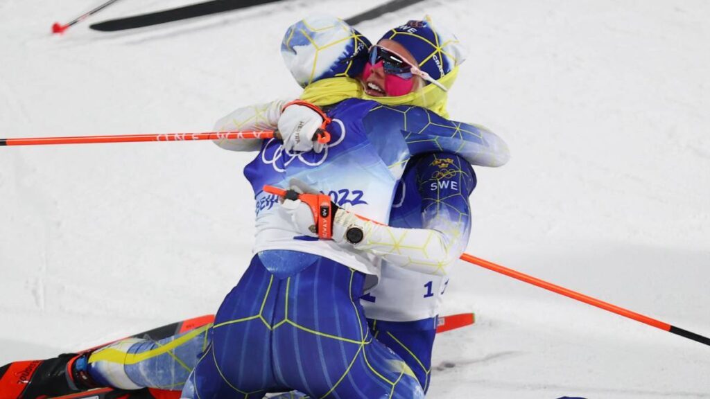 Suecia hace el 1-2 en la final del sprint en estilo libre femenil del esqu de fondo