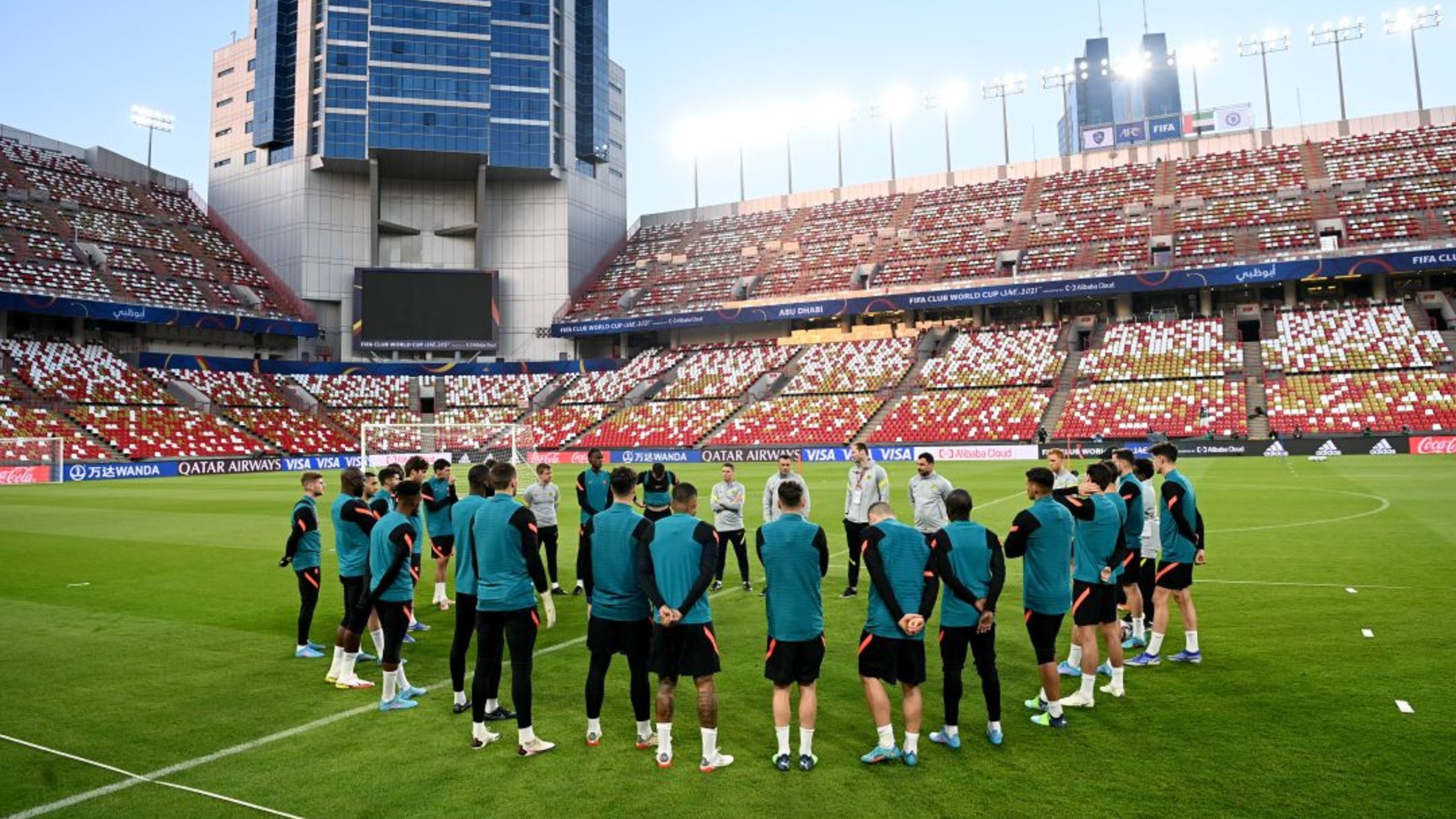 El Chelsea entrena en el Mohamed Bin Zayed, de Emiratos