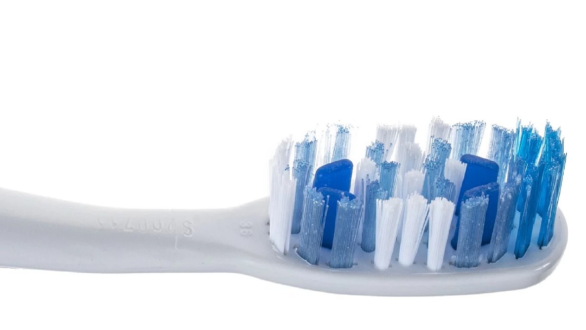 Para qu sirven las diferentes cerdas de los cepillos de dientes?