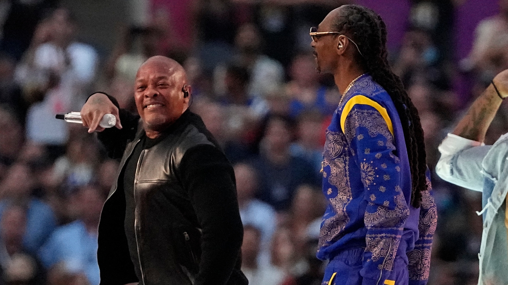 Super Bowl LVI: Snoop Dogg welcomes 50 Cent in an electric half time show