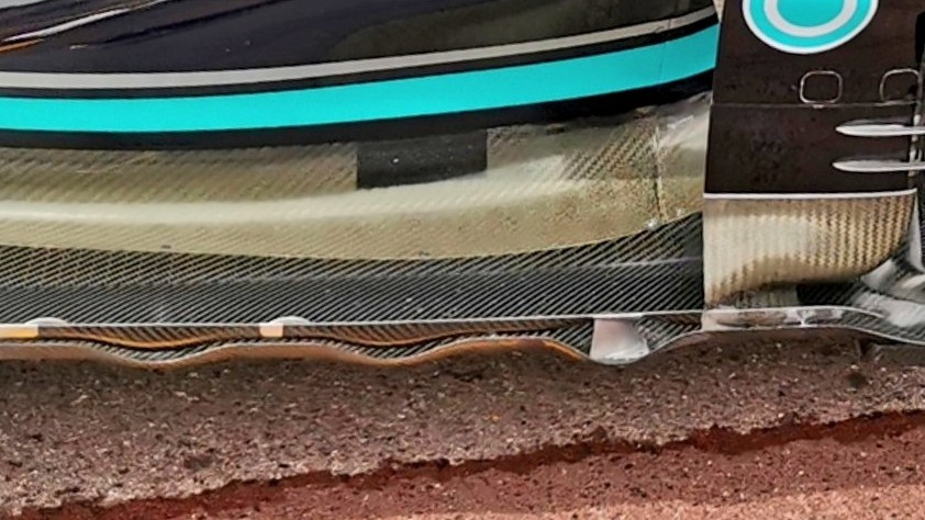 As era el suelo del Mercedes W12 en las carreras del verano de 2021.