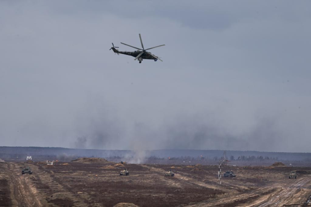 Un helicpetero ruso, durante las maniobras conjuntas de Rusia y Bielorrusia