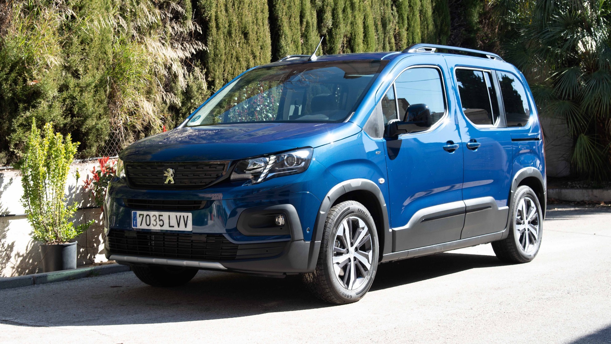 Peugeot comerciales - version electrica - e-Rifter - e-Boxer - e-Traveller - e-Expert