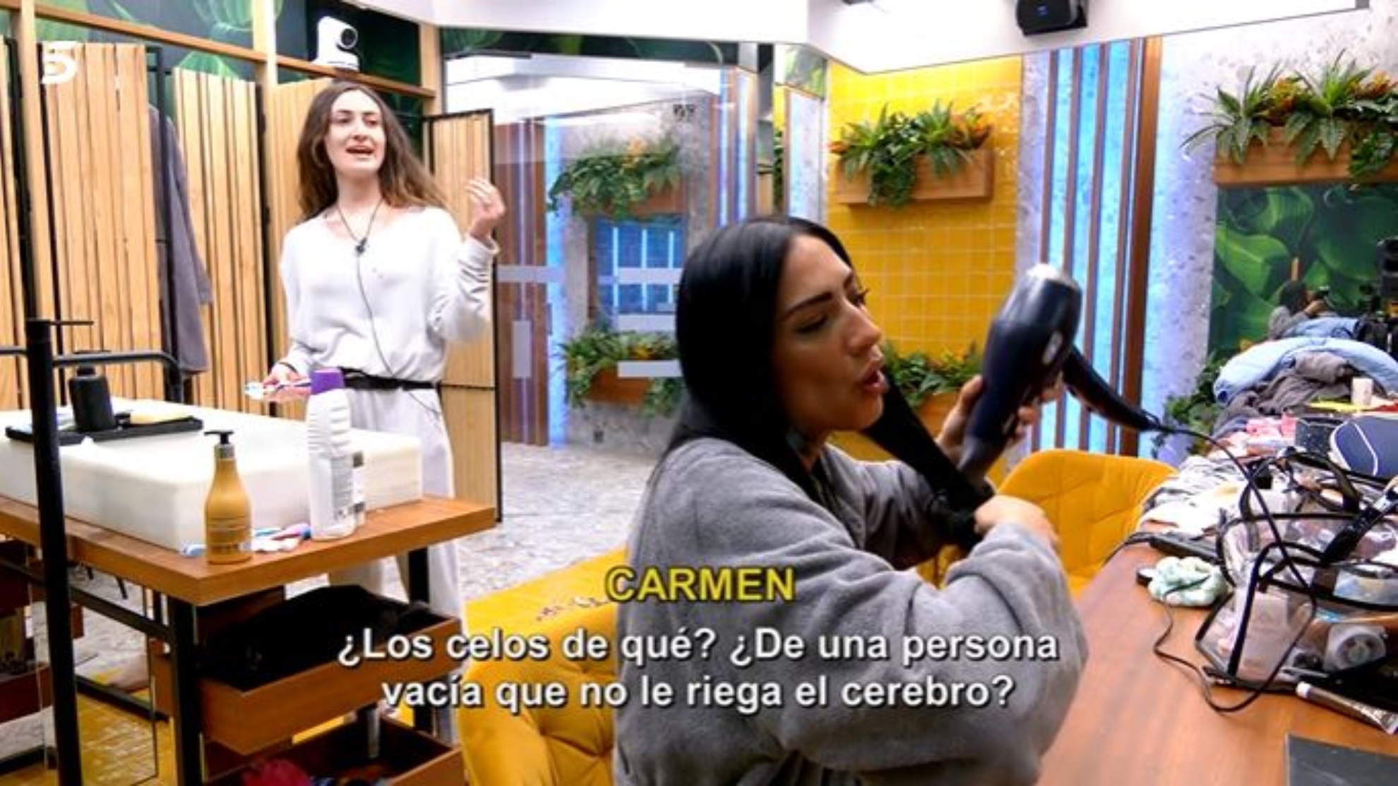 Discusin a gritos entre Carmen y Laila en 'Secret Story': "Chusma, maleducada..."