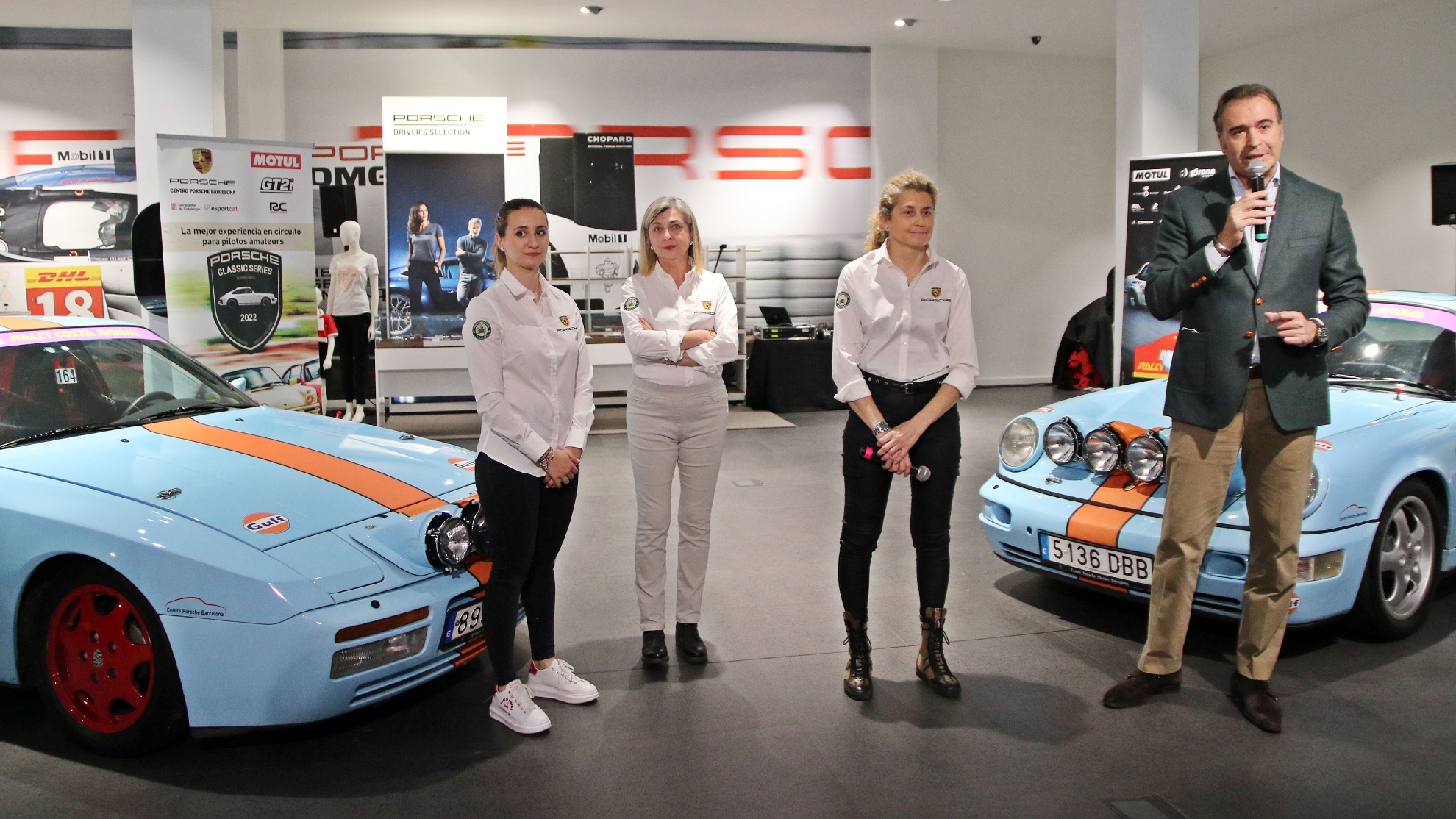 Ares Lahoz, Nuria Bergel, Mercè Martí y José Velasco, en la presentación del Team Porsche Barcelona.