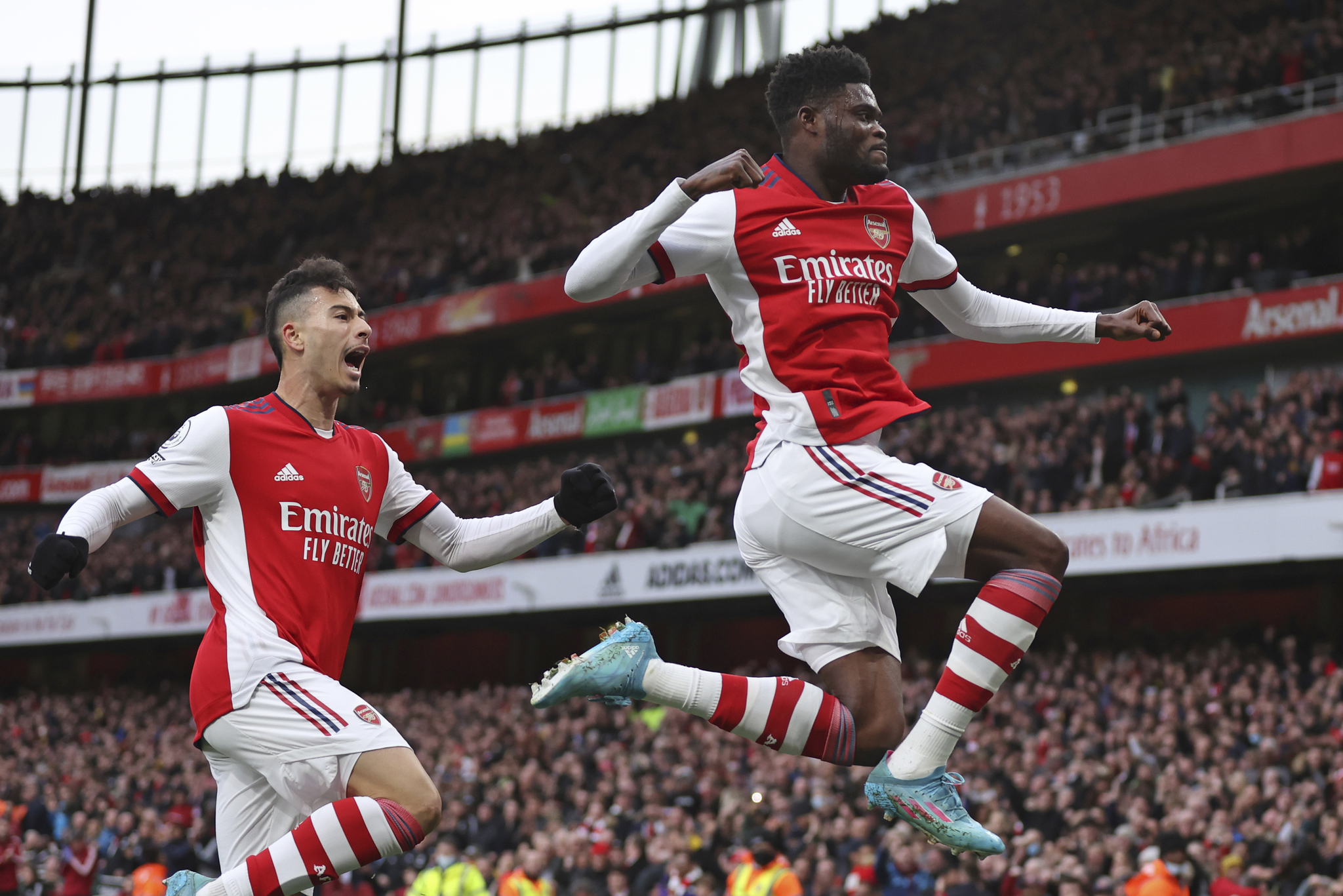 Arsenal's Thomas Partey celebrates after scoring