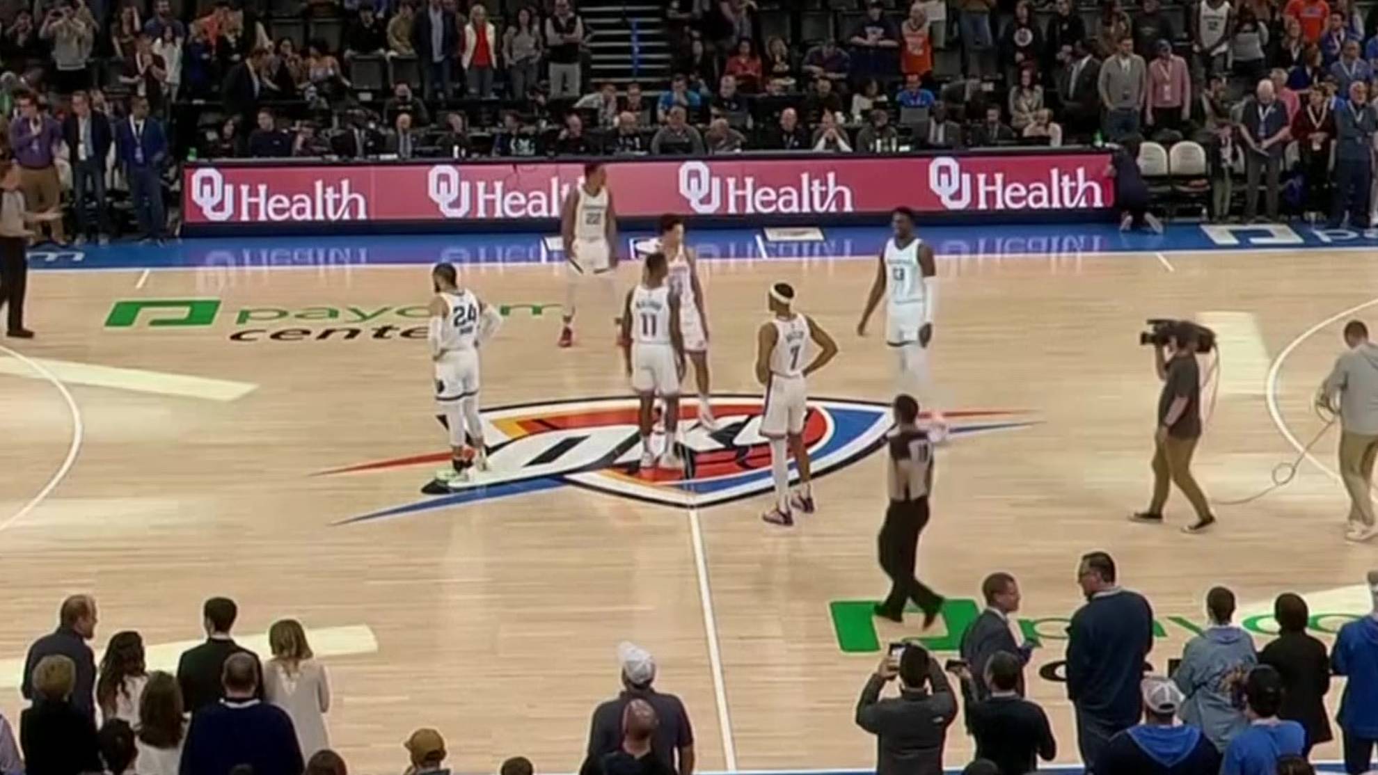 Surreal situation in NBA: Game delayed as both teams wear white uniforms for tip-off