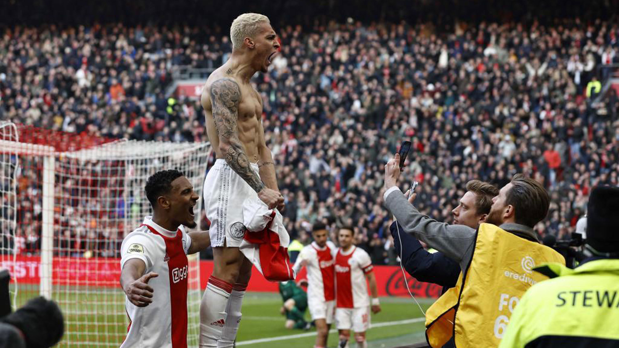 Antony celebra el gol del triunfo al Feyenoord.