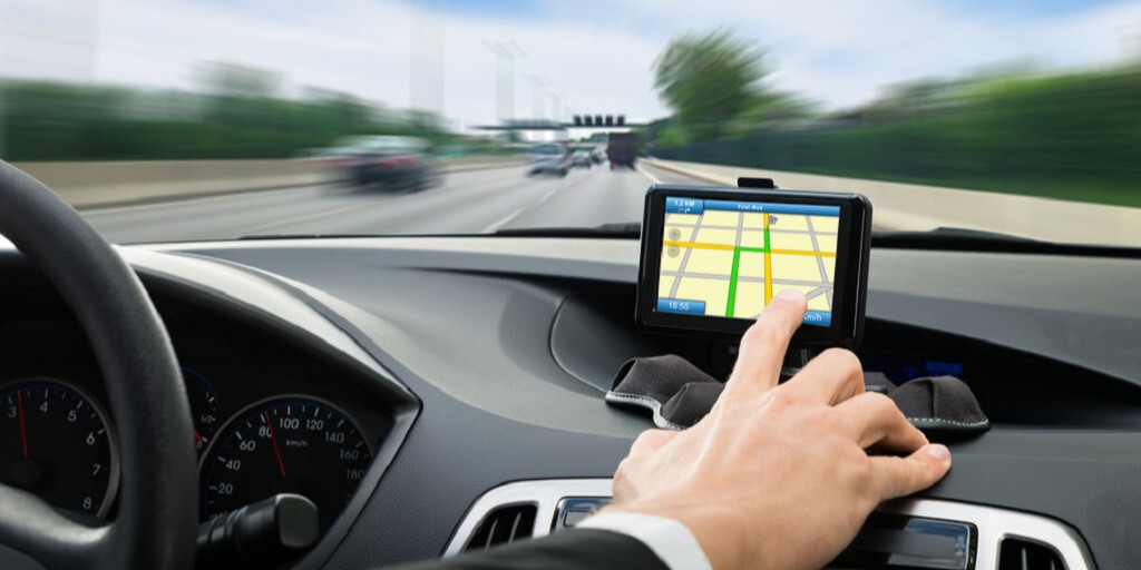 Nueva ley de trafico - Usar el movil conduciendo - GPS - Navegador