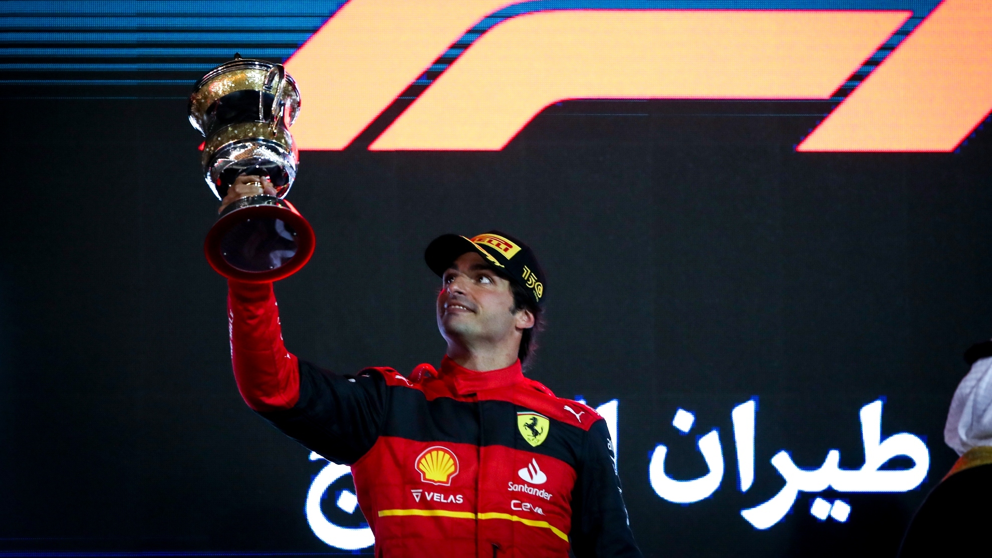 Carlos Sainz, en el podio de Bahréin.