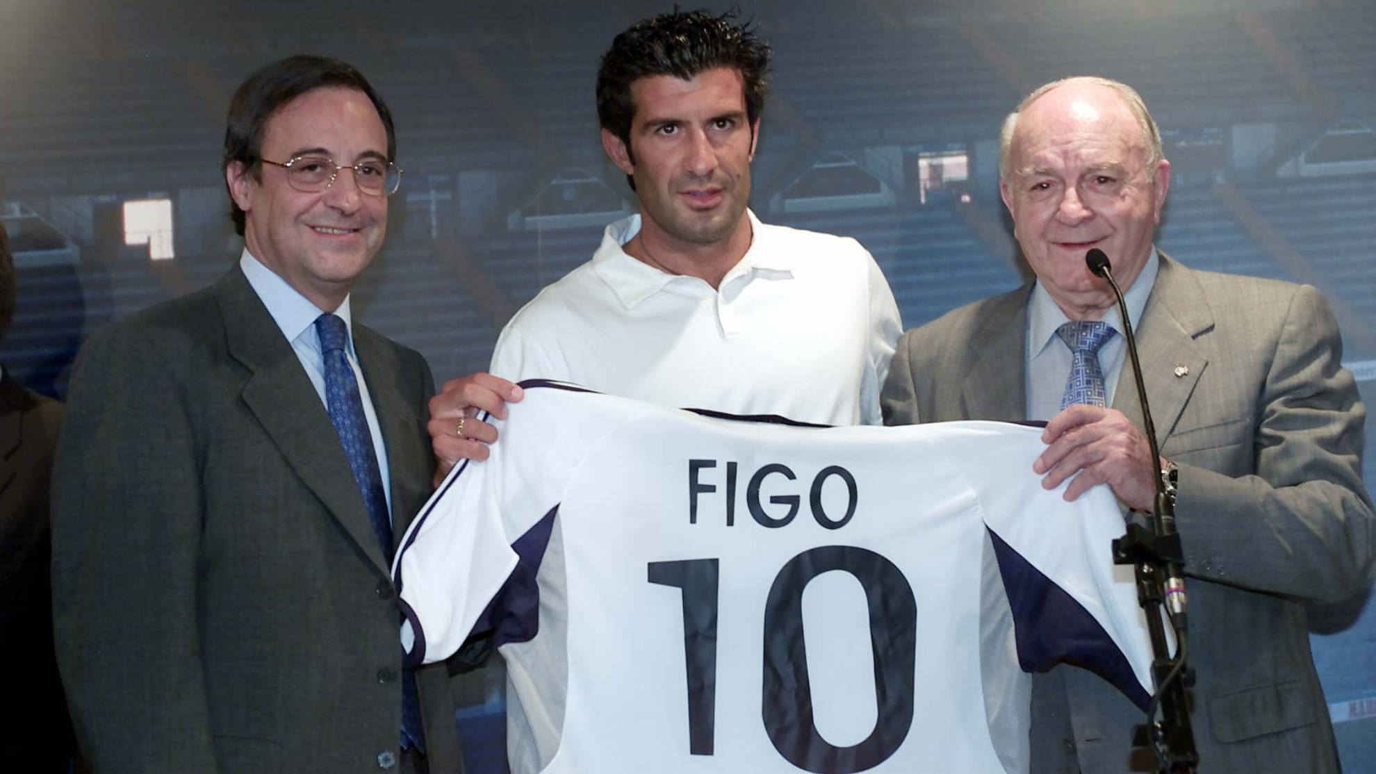 Florentino Perez and Alfredo Di Stefano with Luis Figo at his historic presentation.