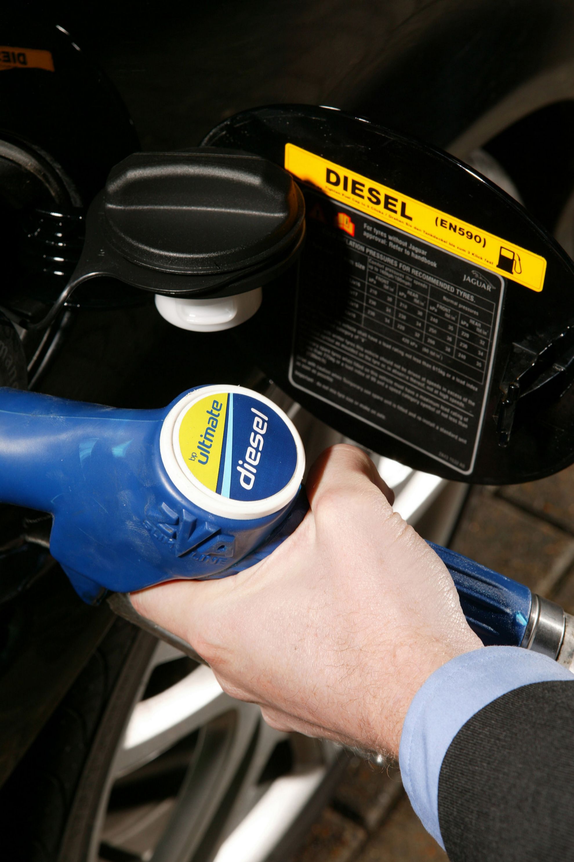 descuento en gasolina - descuento en diesel - descuento en combustible - 10 centimos de descuento - repsol - cepsa - bp