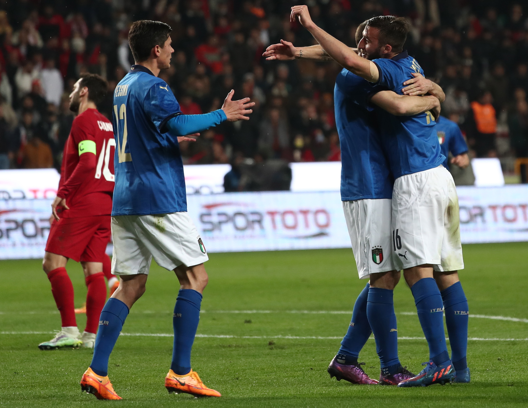 La seleccin italiana celebra el gol de Cristante.