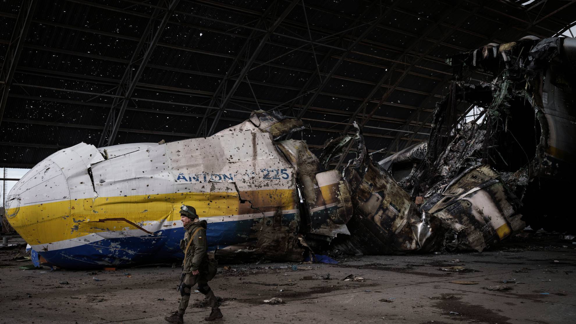 Rusia destruye en Gostomel un Antonov AN-225, el avión comercial más grande del mundo