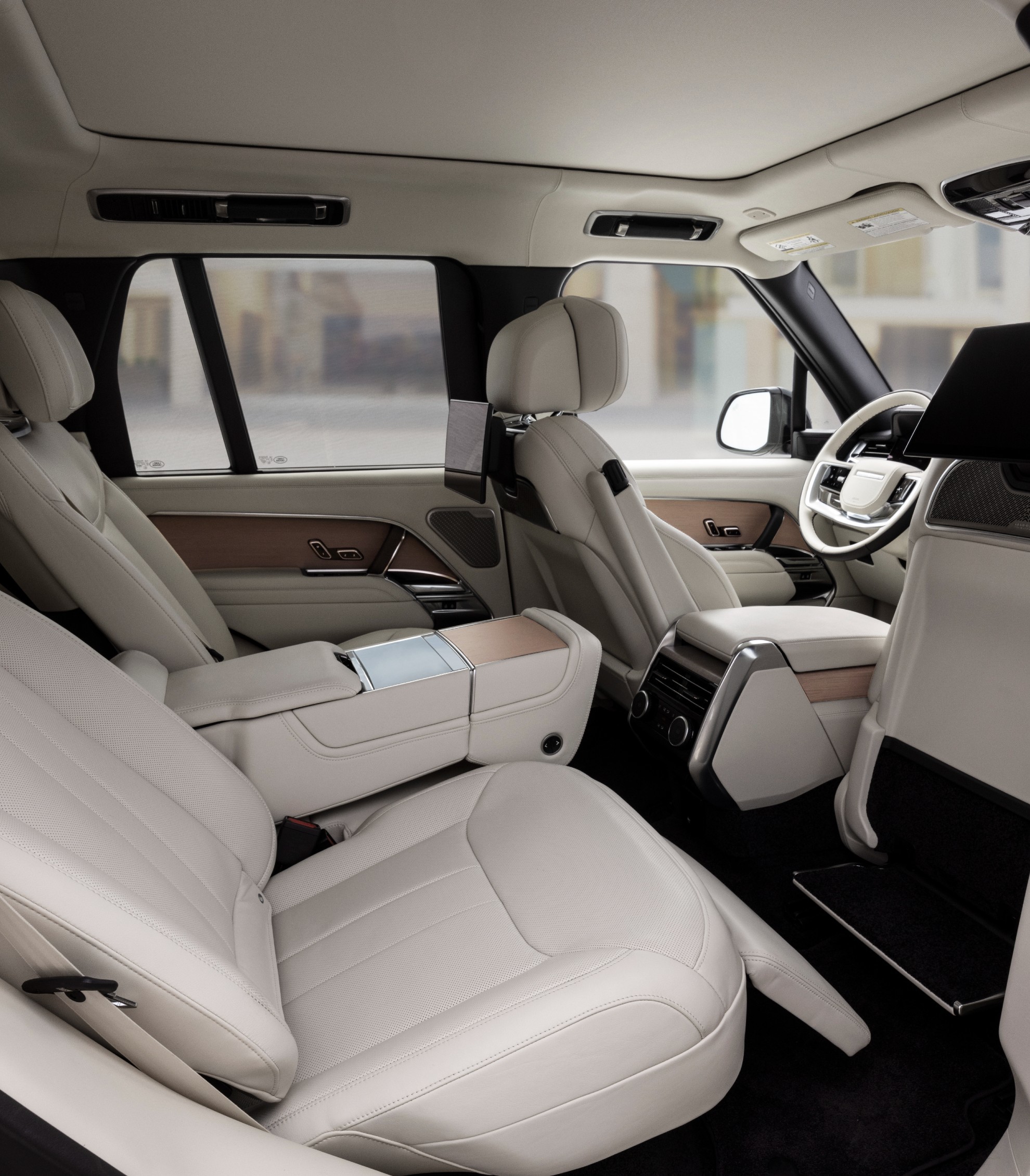 Range Rover 2022 - primera prueba - primer contacto - SUV - 4x4 - Land Rover - quinta generacion - plazas traseras
