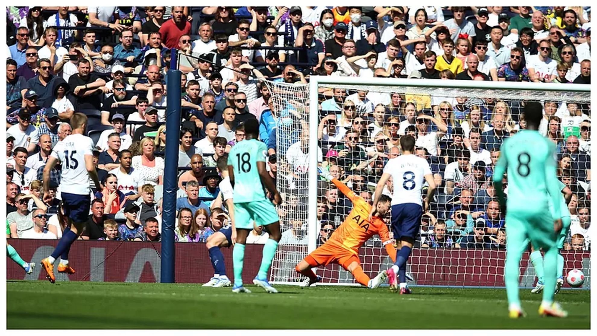 Leandro Trossard scores against Tottenham