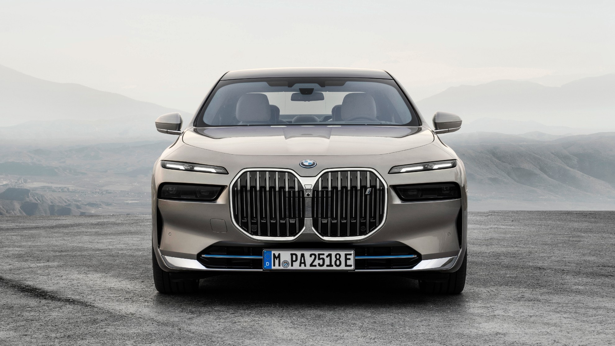 BMW Serie 7 2022 - BMW i7 - berlina ejecutiva - berlina electrica - BMW Theatre Screen