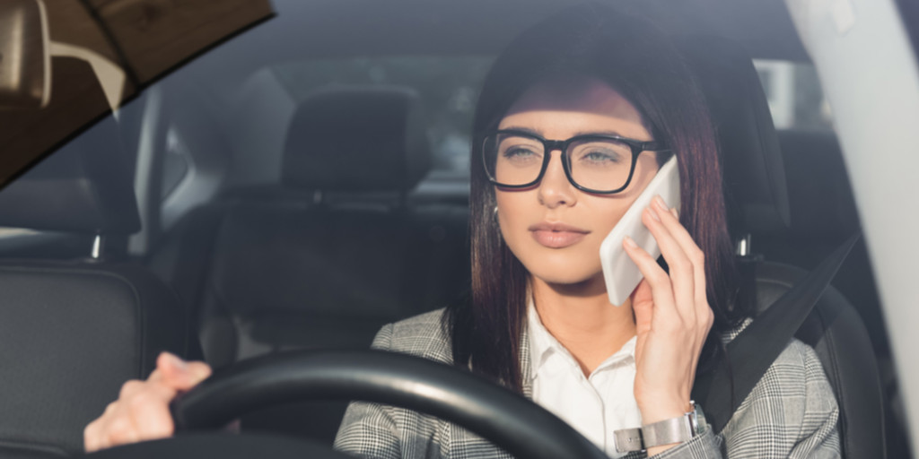 Distracciones al volante - Utilizar el móvil en el coche