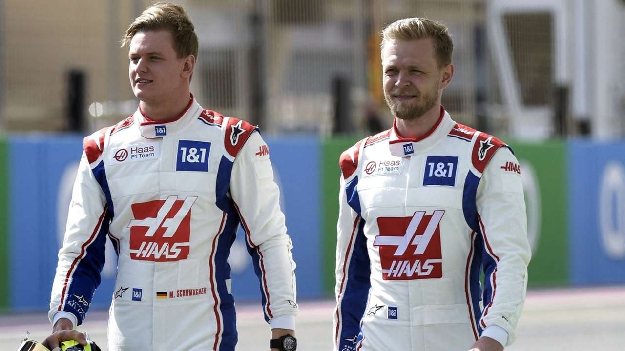 Magnussen y Mick Schumacher, en la presentación de la temporada en Bahréin.