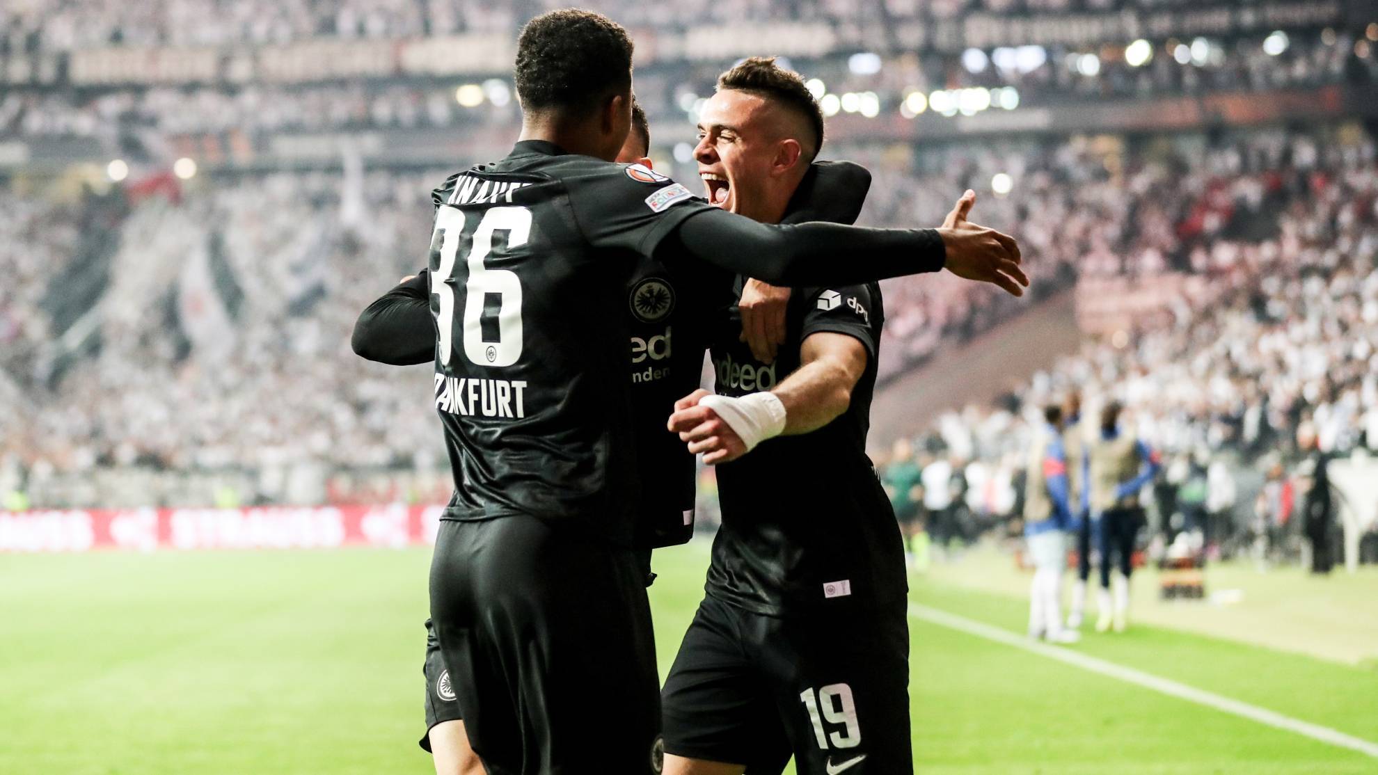 El Eintracht pasa de sorpresa a favorito
