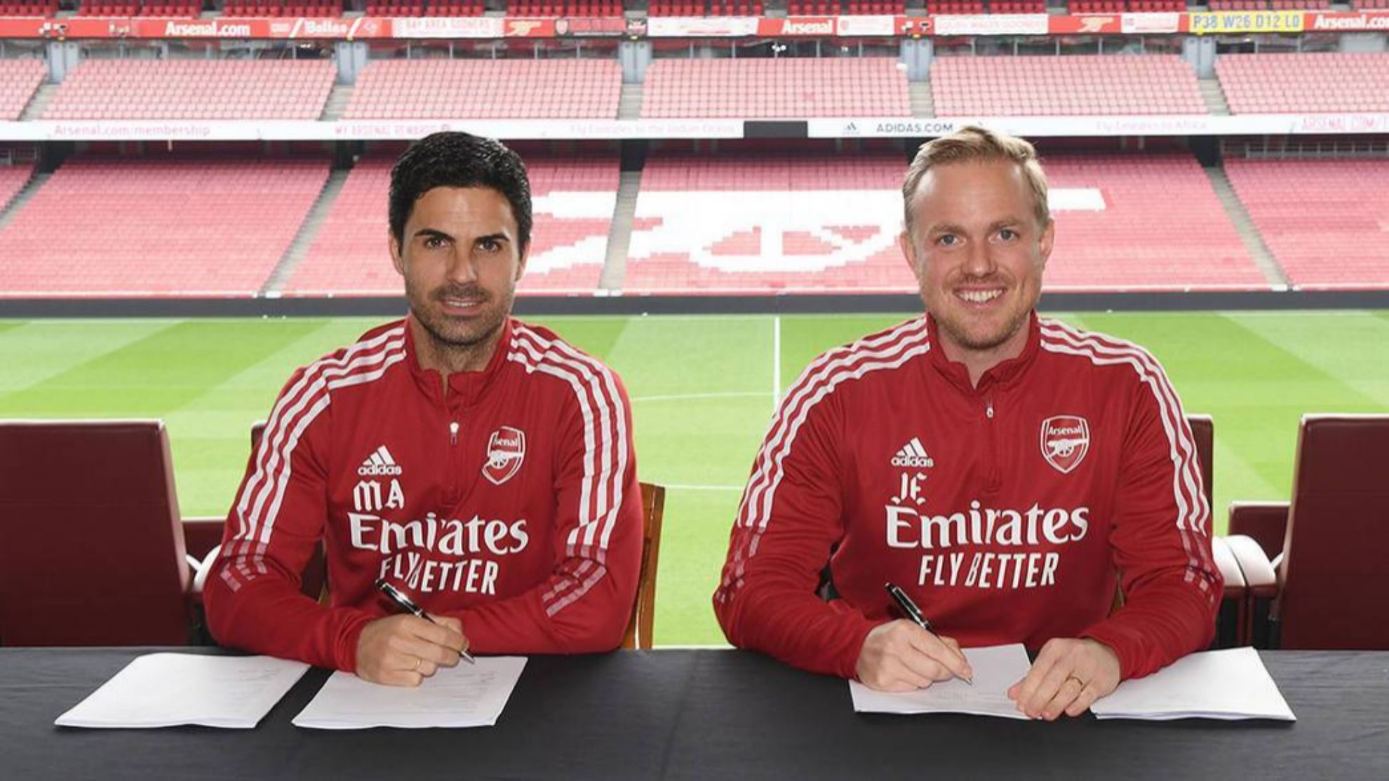 Mikel Arteta y Jonas Eidevall firman sus nuevos contratos con el...
