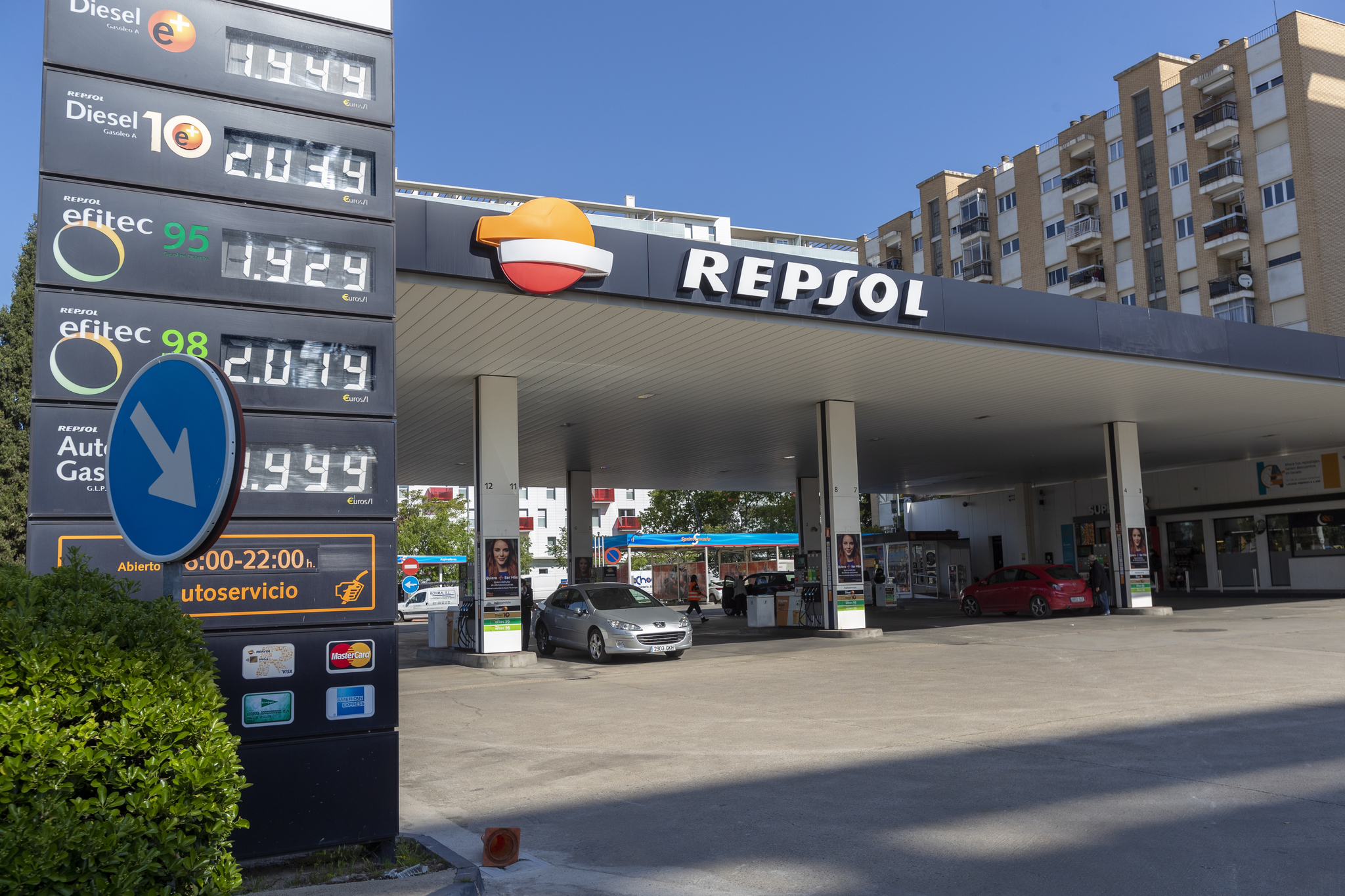 precios combustibles - gasolina - diesel - record historico - Nadia Calviño - 20 centimos
