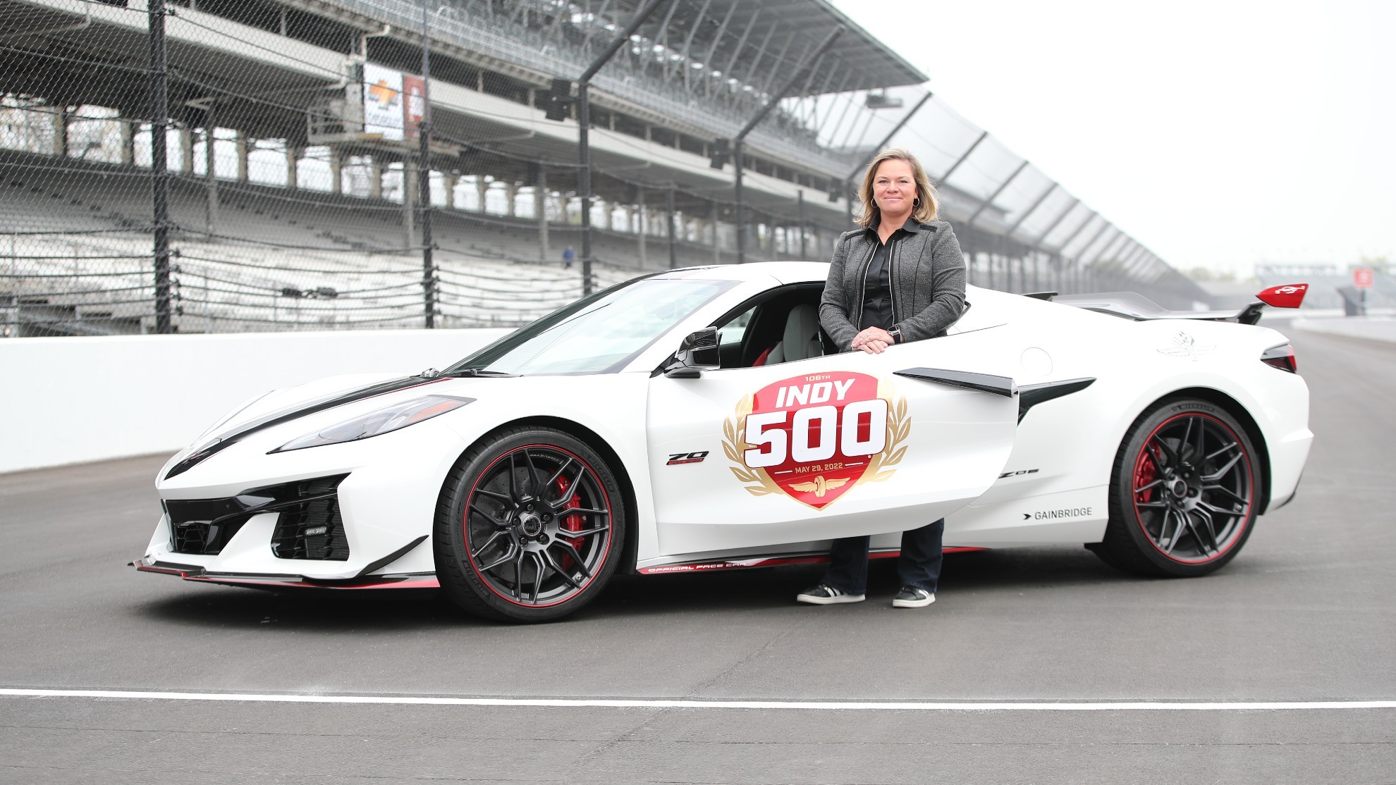 Indy 500 - 500 Millas de Indianapolis - Pace Car - Chevrolet Corvette Z06 - Sarah Fisher - 70 aniversario