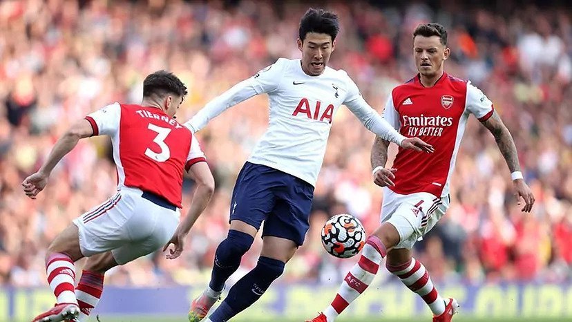 Son takes on the Arsenal defence