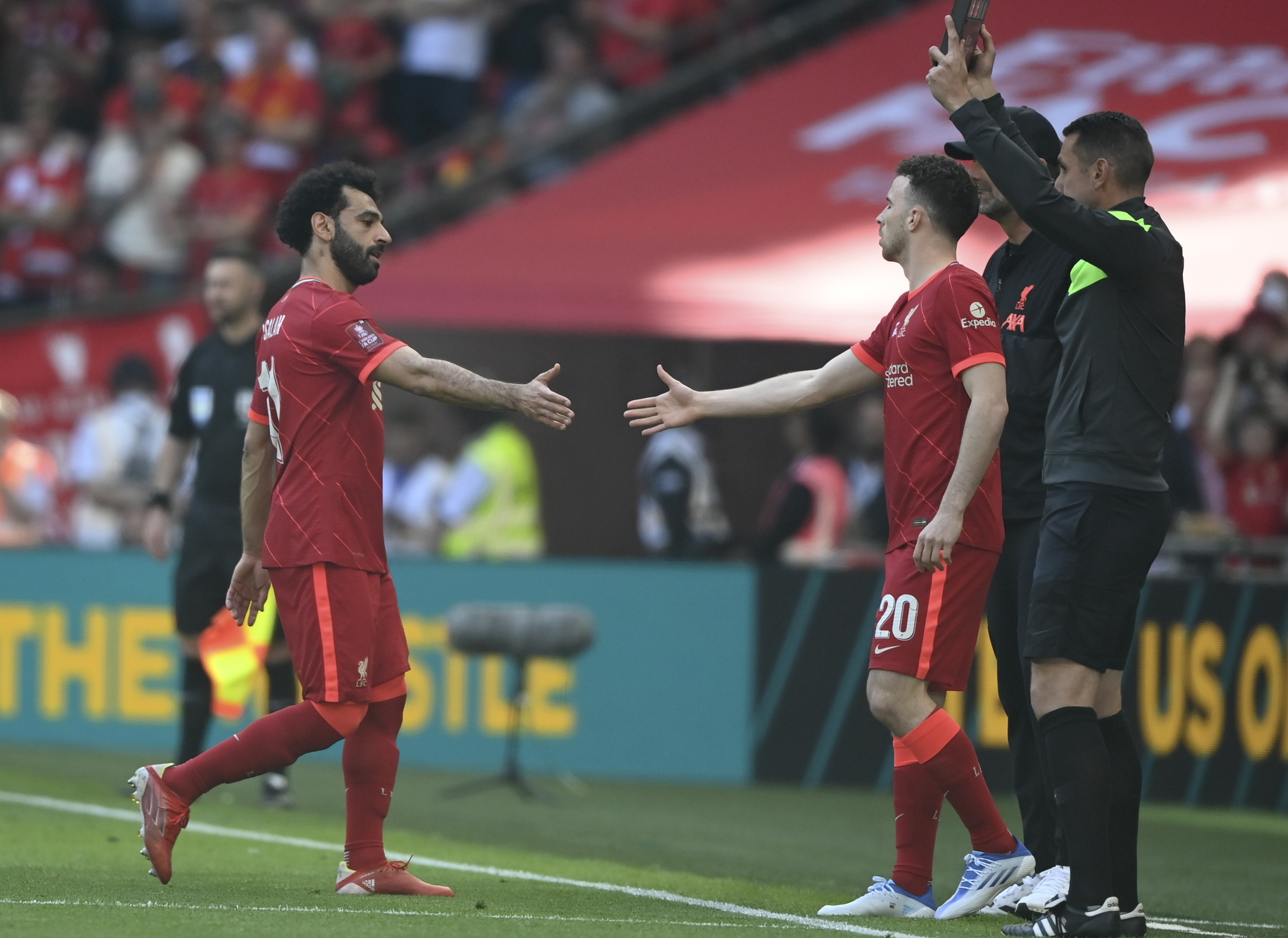 Salah, sustituido por lesión en el Liverpool