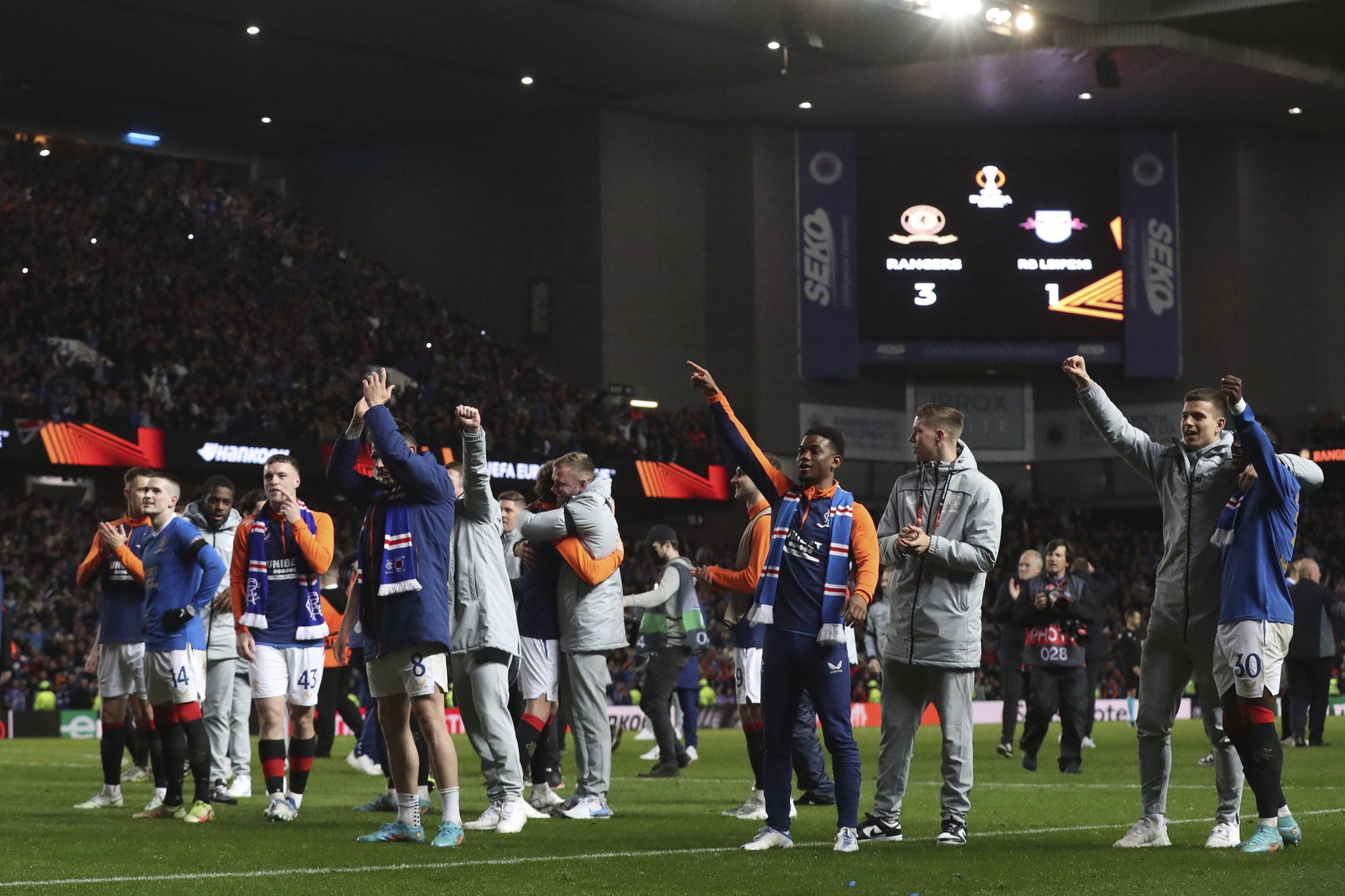 Los jugadores del Rangers celebran el pase a la final de la Europa League