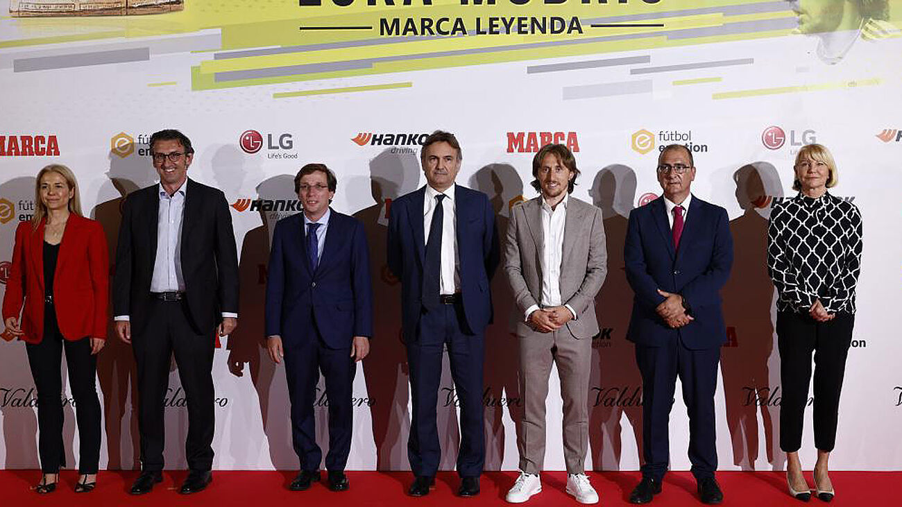 The best pictures from the spectacular ceremony to present Modric with MARCA Leyenda award