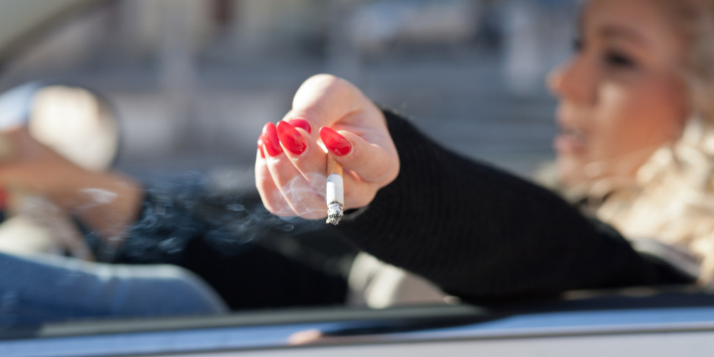 Fumar en el coche - Multa por fumar en el coche - Prohibido fumar en el coche