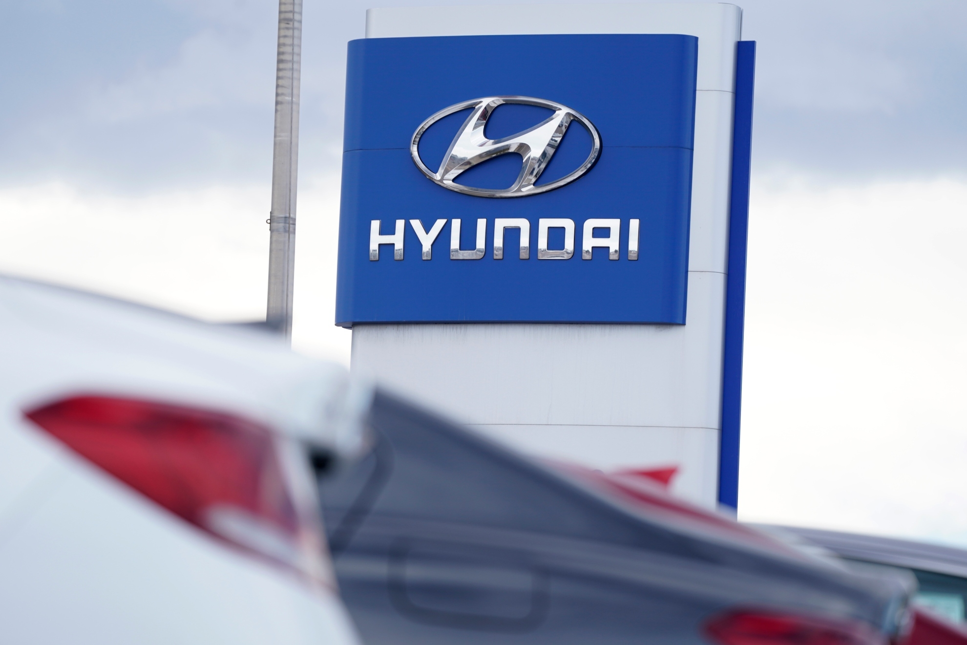 Hyundai recall exploding seat belts