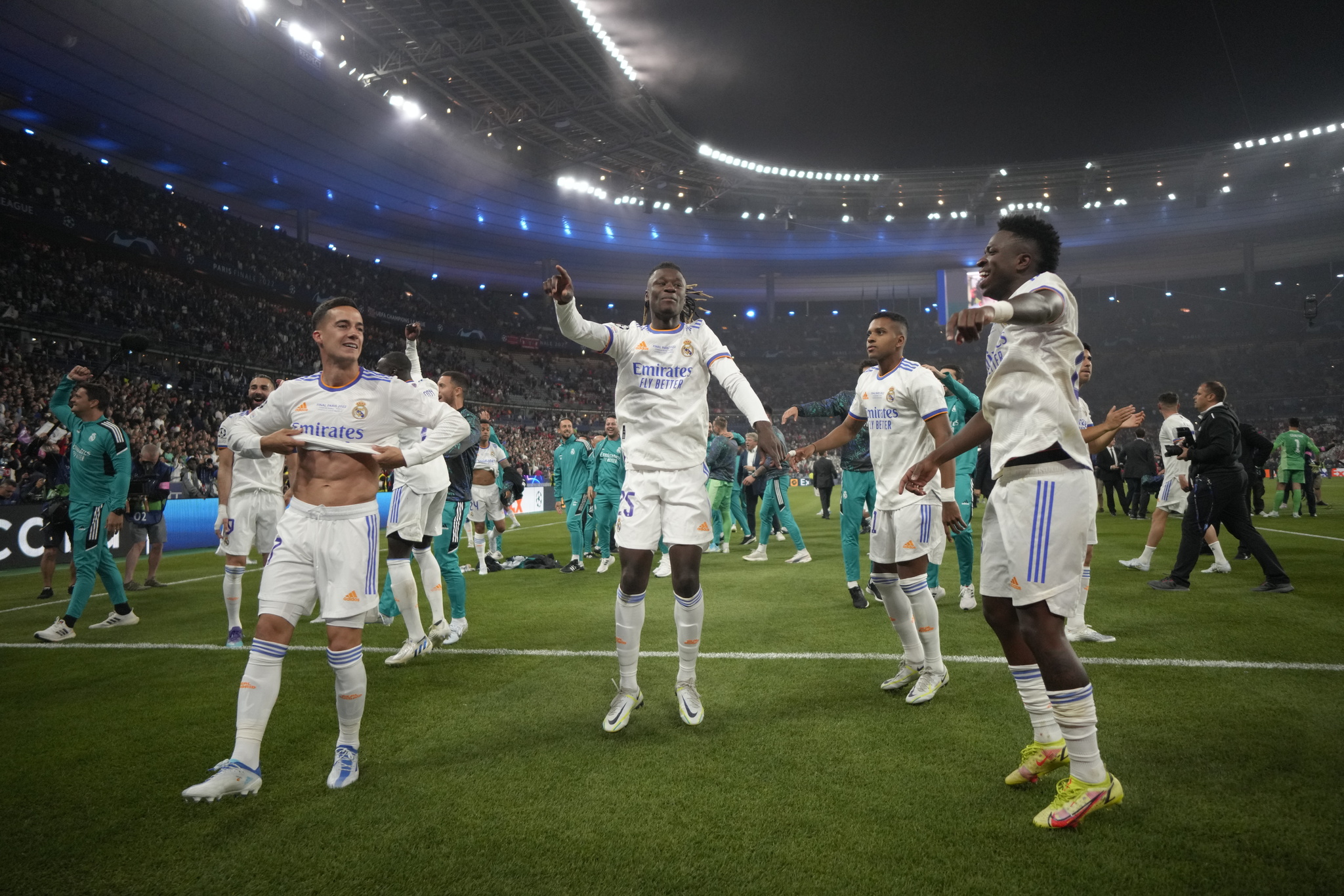 Los jugadores del Real Madrid celebran
