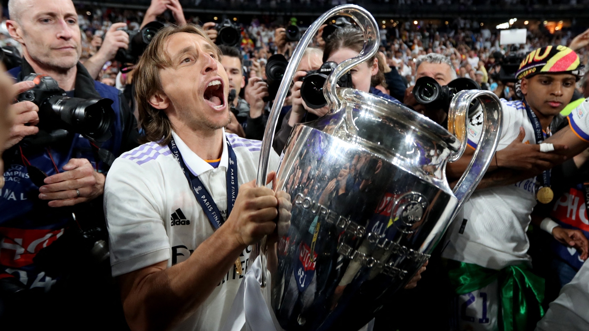 Modric se queda en el Real Madrid un año más.