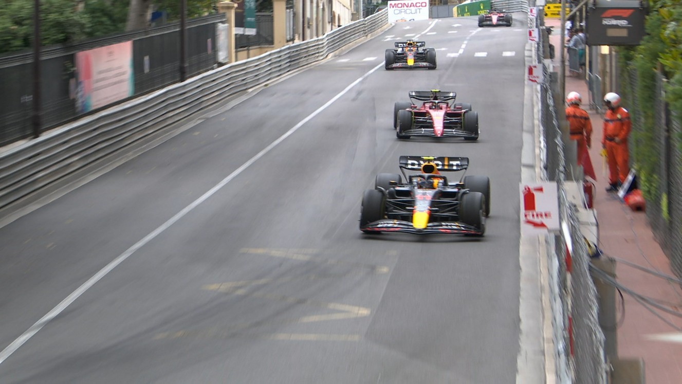 Checo, por delante de Sainz. Verstappen y Leclerc, en el GP de Mónaco.