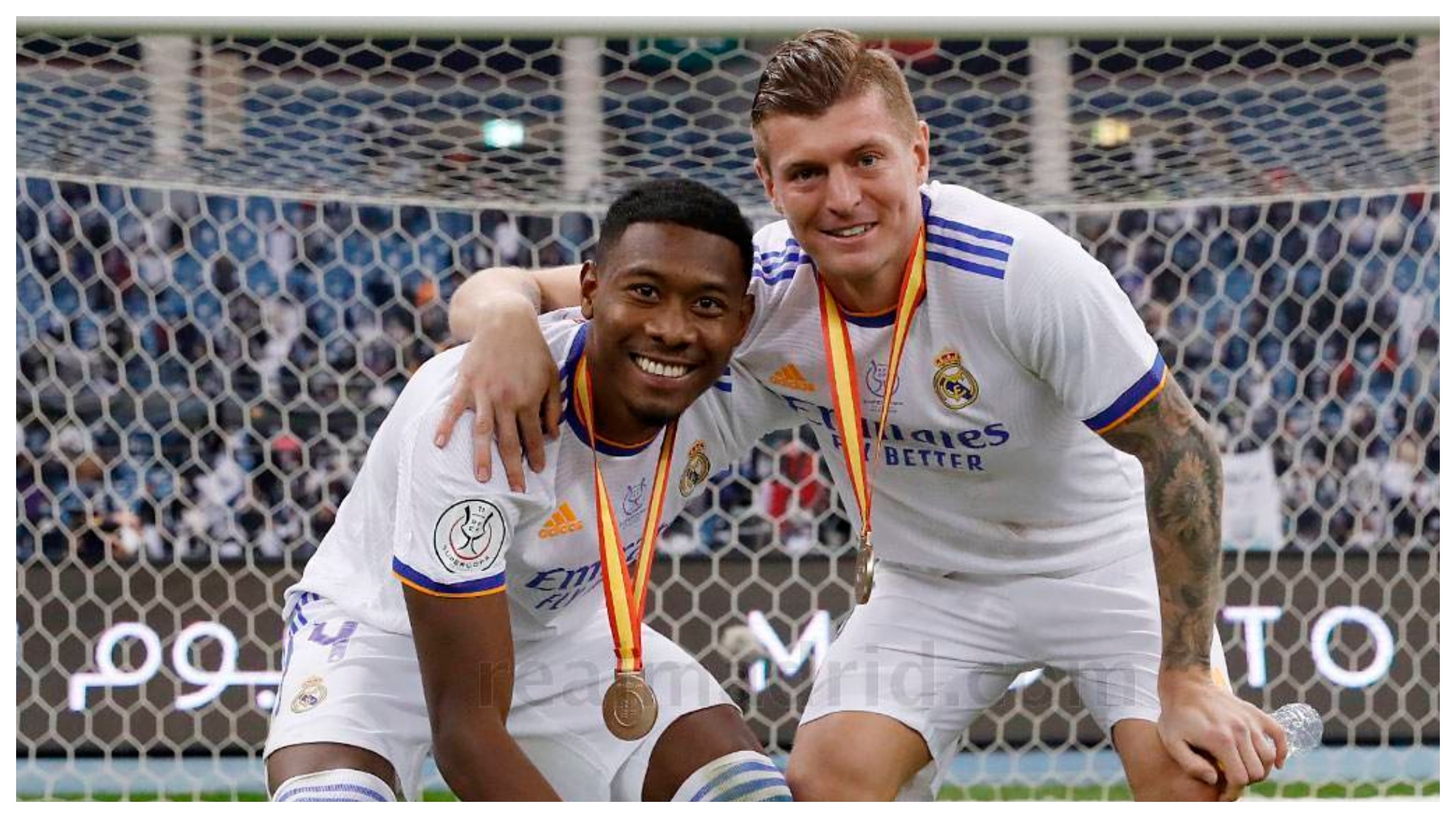 Kroos y Alaba, celebrando su primer título juntos en el Madrid, la Supercopa de España.