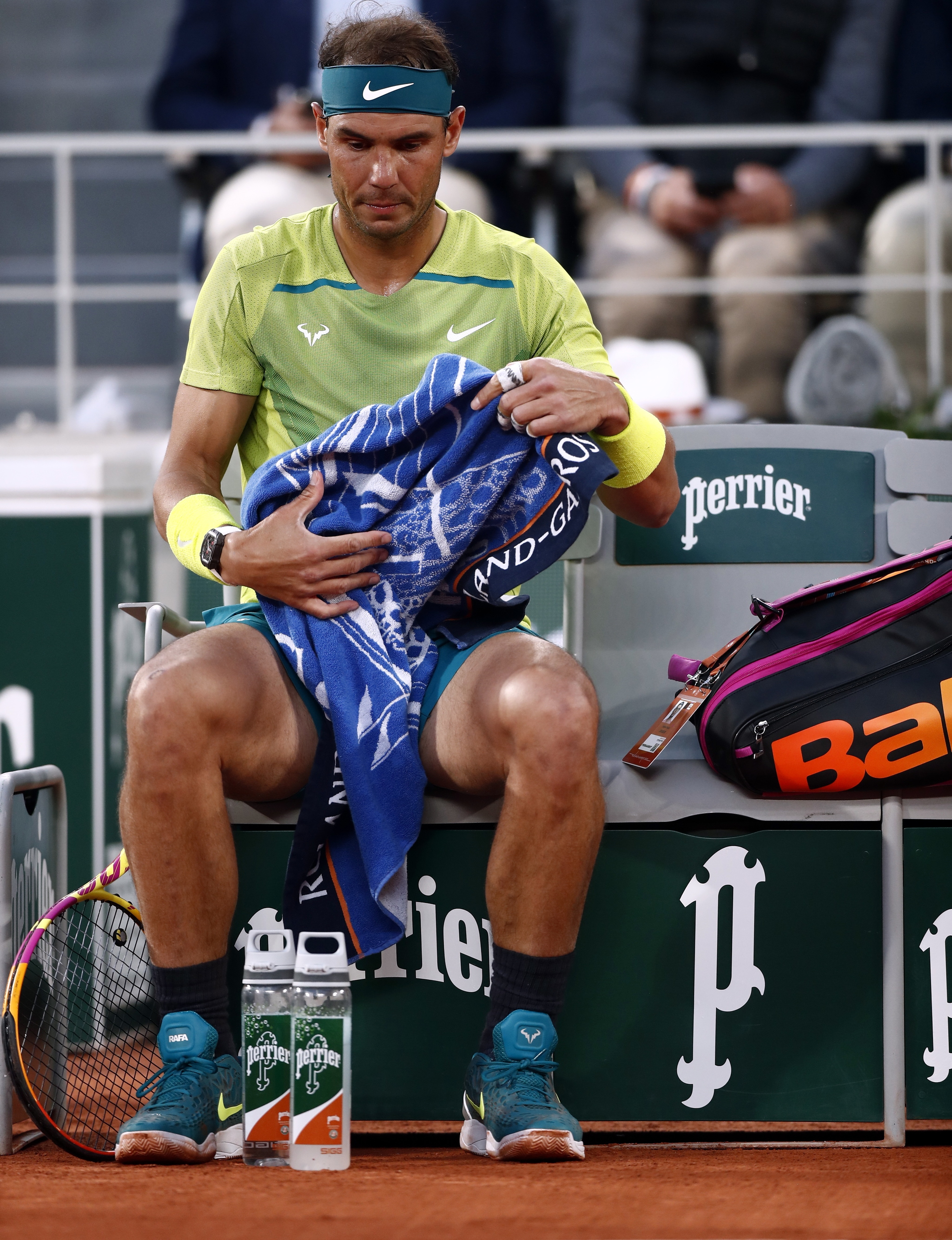 Paris (France), 31/05/2022.- Rafael  lt;HIT gt;Nadal lt;/HIT gt; of Spain reacts during a break as he plays Novak Djokovic of Serbia in their menís quarterfinal match during the French Open tennis tournament at Roland ?Garros in Paris, France, 31 May 2022. (Tenis, Abierto, Francia, España) EFE/EPA/MOHAMMED BADRA