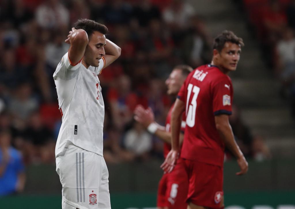 Eric Garca se lamenta durante el partido entre Espaa y la Repblica Checa