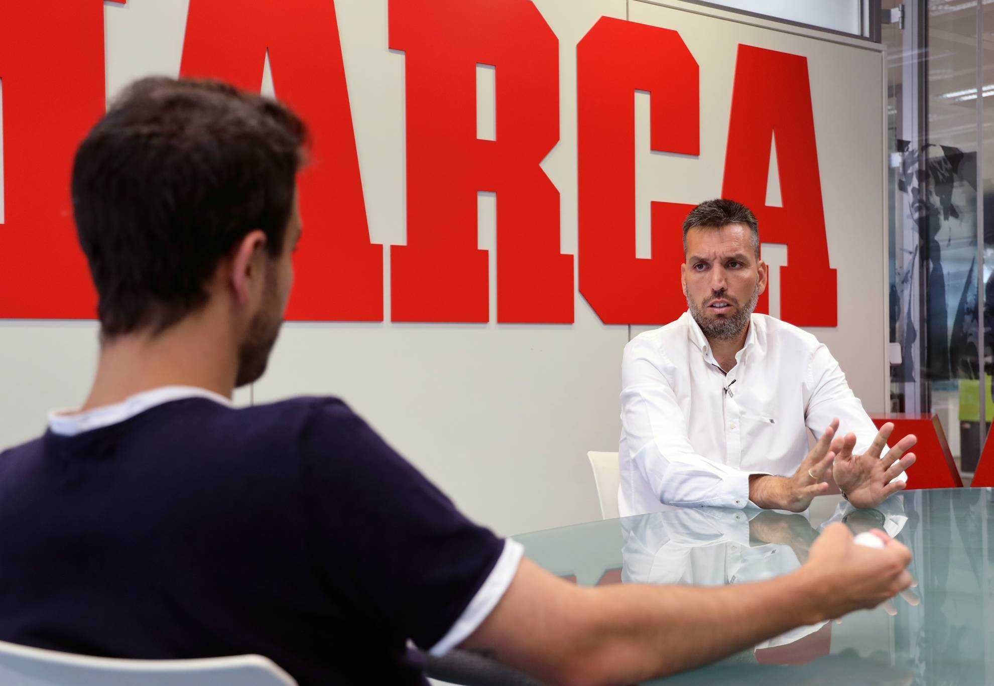 Hernn Prez, con el redactor de MARCA, Mario Cortegana, durante la entrevista.