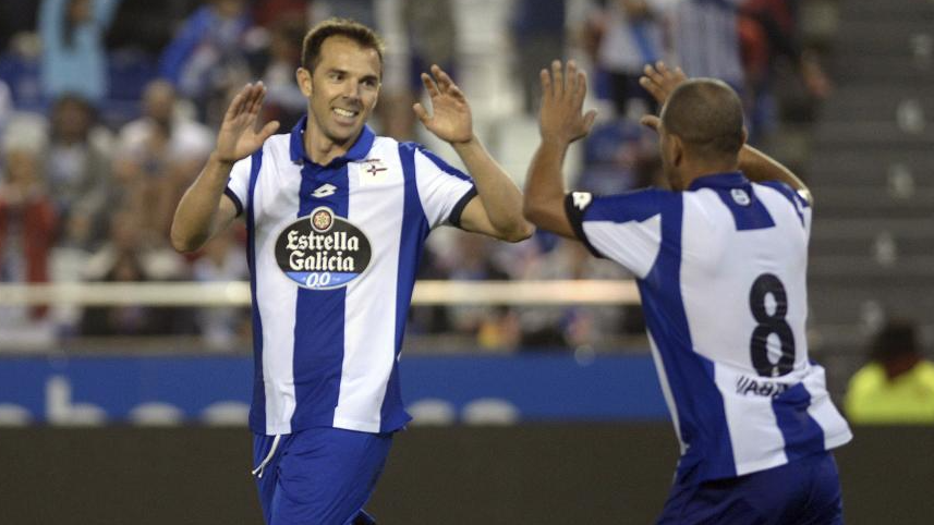 Marchena celebra un gol durante su etapa en el Deportivo.